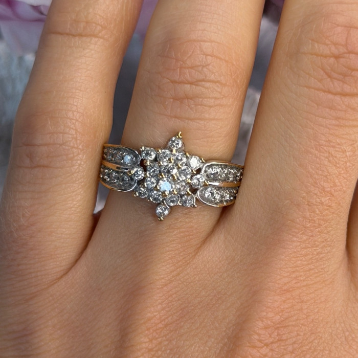10K Yellow & White Gold Diamond Flower 1.36 ct Ring Size 7