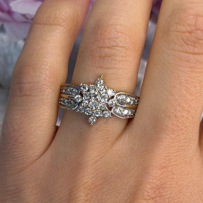 10K Yellow & White Gold Diamond Flower 1.36 ct Ring Size 7