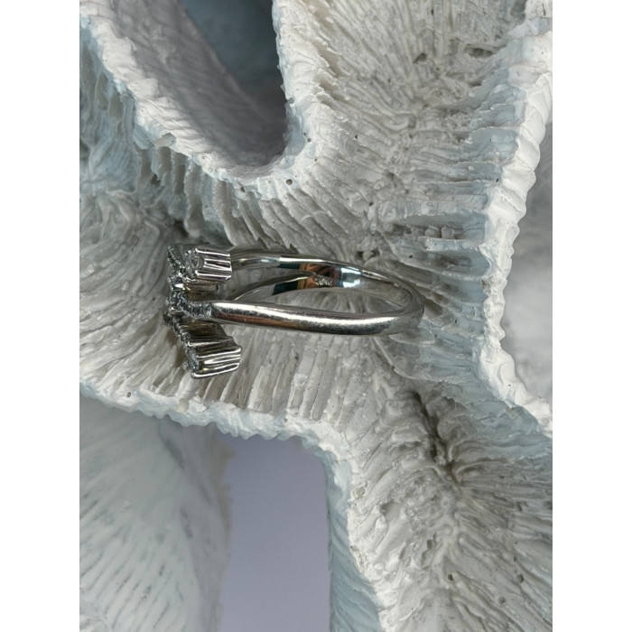 Classy 10K White Gold Diamond tcw 0.18 ct Ring Size 7