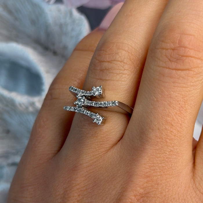 Classy 10K White Gold Diamond tcw 0.18 ct Ring Size 7
