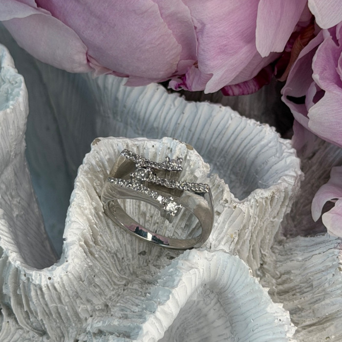 Classy 10K White Gold Diamond tcw 0.18 ct Ring Size 7