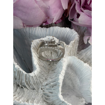 Classy 10K White Gold Diamond tcw 0.18 ct Ring Size 7