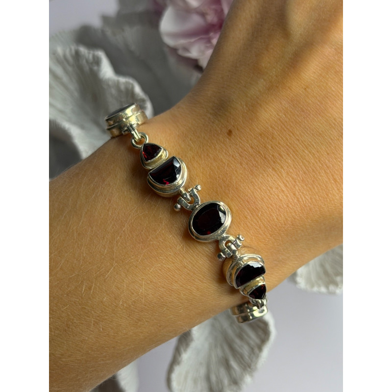925 Sterling Silver Garnet Bracelet Length 7-7.5