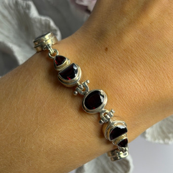 925 Sterling Silver Garnet Bracelet Length 7-7.5