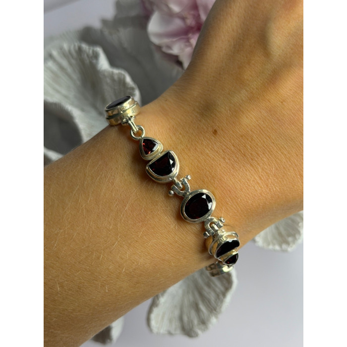 925 Sterling Silver Garnet Bracelet Length 7-7.5