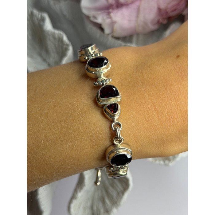 925 Sterling Silver Garnet Bracelet Length 7-7.5