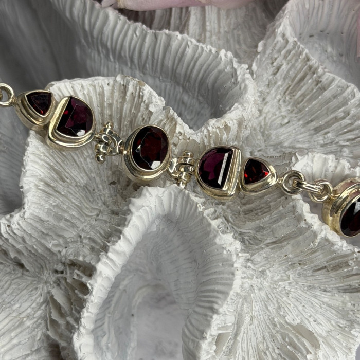 925 Sterling Silver Garnet Bracelet Length 7-7.5