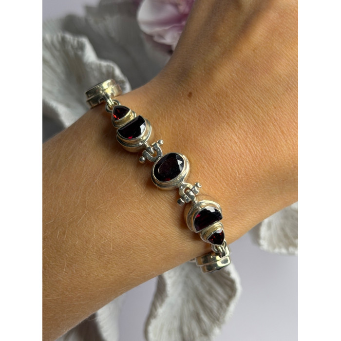 925 Sterling Silver Garnet Bracelet Length 7-7.5