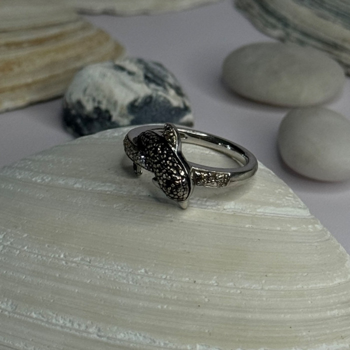 925 Sterling Silver Dolphin Diamond Ring Size 7
