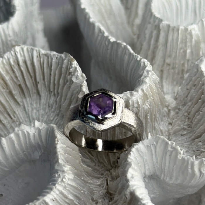 925 Sterling Silver Amethyst Ring Size 5.5