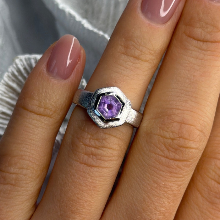 925 Sterling Silver Amethyst Ring Size 5.5