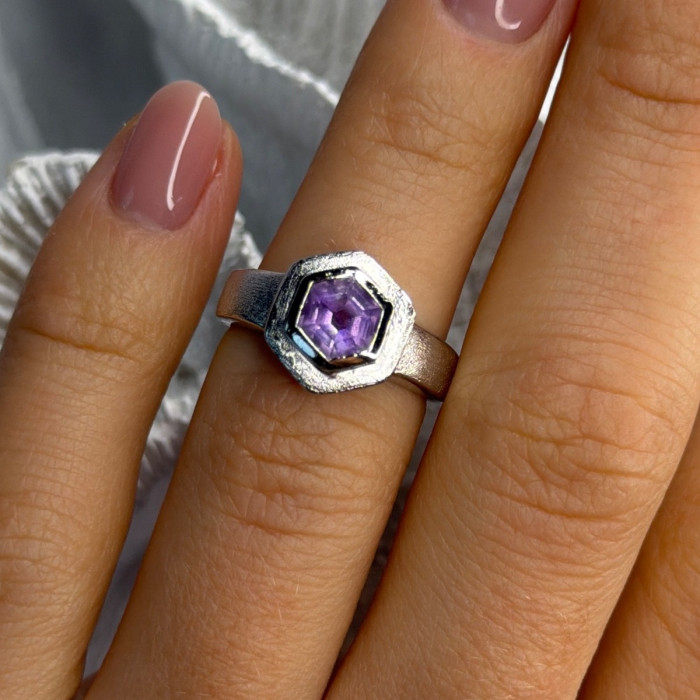 925 Sterling Silver Amethyst Ring Size 5.5