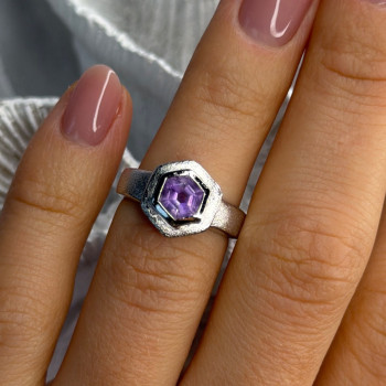 925 Sterling Silver Amethyst Ring Size 5.5