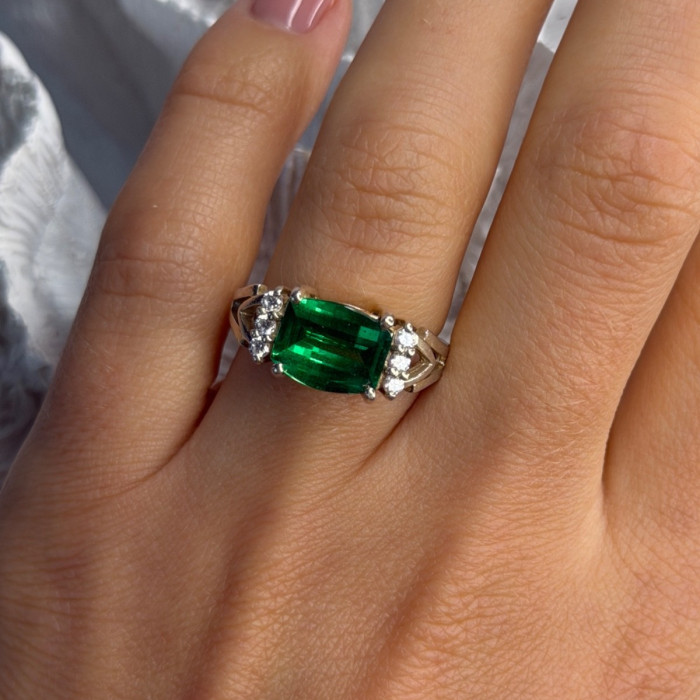 925 Sterling Silver Green Crystal & Cz Ring Size 7