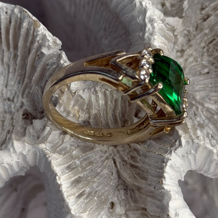 925 Sterling Silver Green Crystal & Cz Ring Size 7