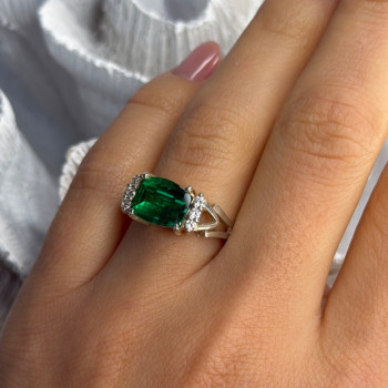 925 Sterling Silver Green Crystal & Cz Ring Size 7