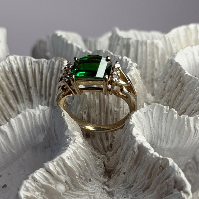 925 Sterling Silver Green Crystal & Cz Ring Size 7