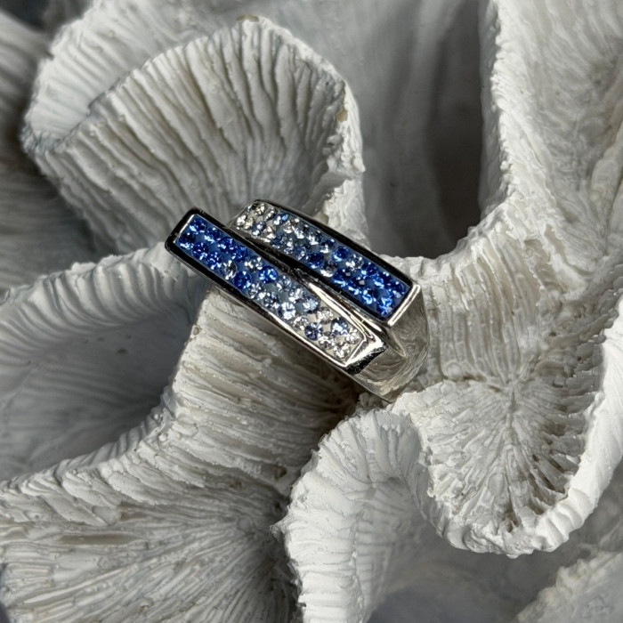 Beautiful 925 Sterling Silver Cz Ring Size 9