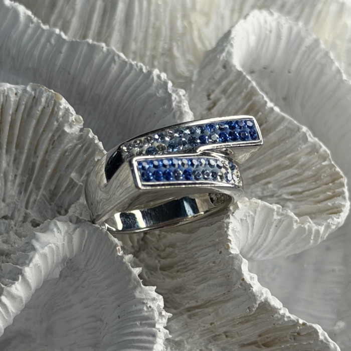 Beautiful 925 Sterling Silver Cz Ring Size 9