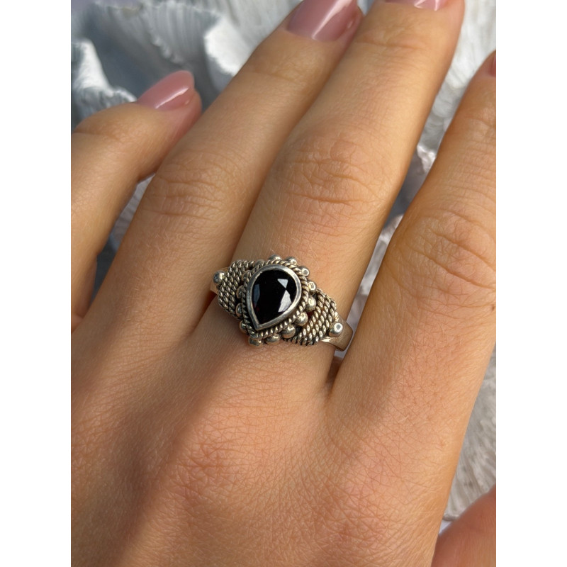 Vintage 925 Sterling Silver Garnet Ring Size 9