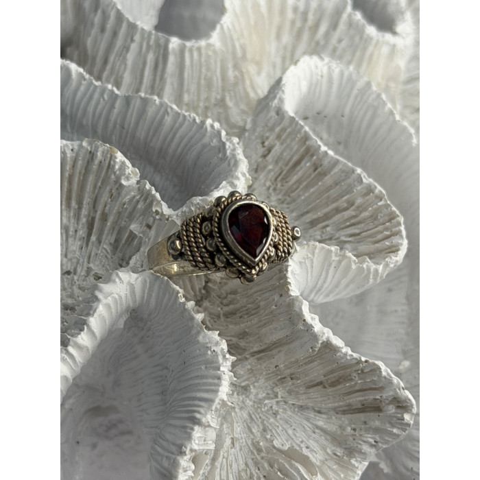 Vintage 925 Sterling Silver Garnet Ring Size 9