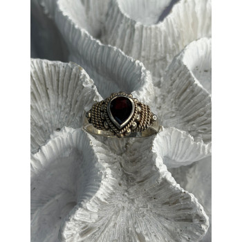 Vintage 925 Sterling Silver Garnet Ring Size 9