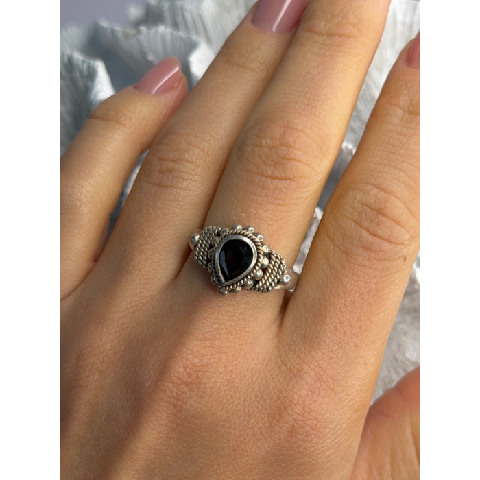 Vintage 925 Sterling Silver Garnet Ring Size 9