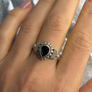 Vintage 925 Sterling Silver Garnet Ring Size 9