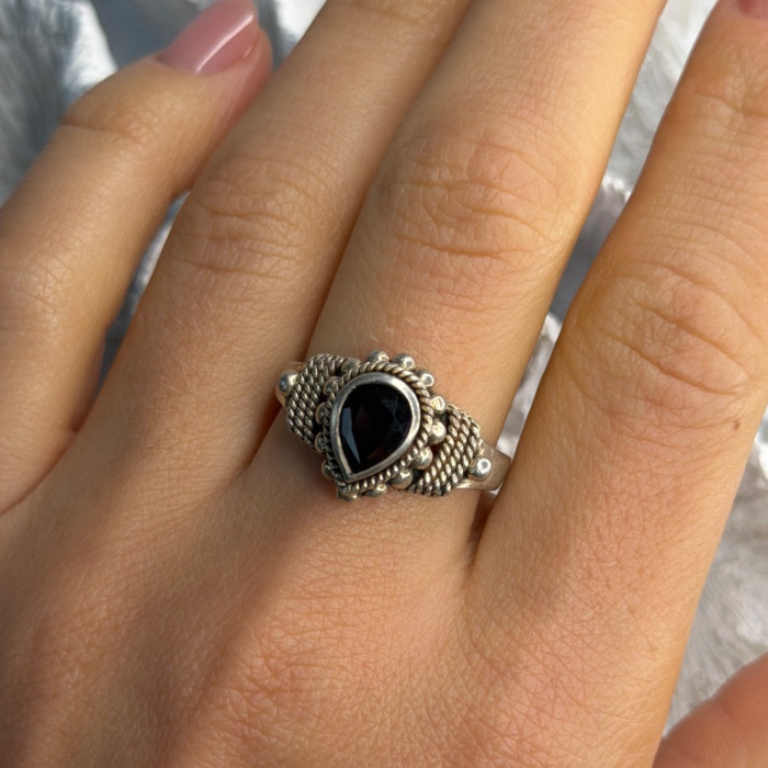 Vintage 925 Sterling Silver Garnet Ring Size 9