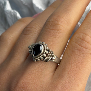 Vintage 925 Sterling Silver Garnet Ring Size 9