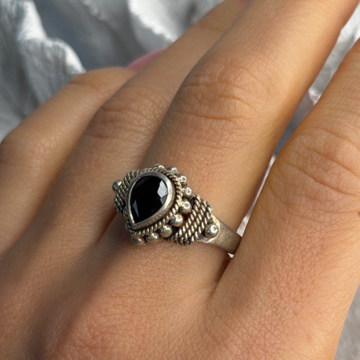 Vintage 925 Sterling Silver Garnet Ring Size 9