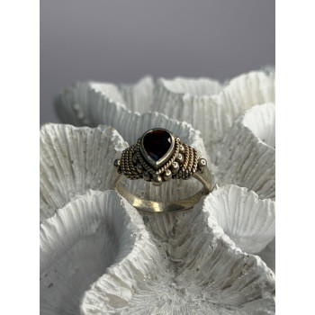 Vintage 925 Sterling Silver Garnet Ring Size 9