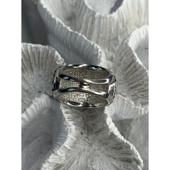 Beautiful Design 925 Sterling Silver Cz Ring Size 8