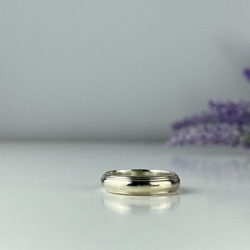 925 Sterling Silver Classic Band Ring Size 5.5