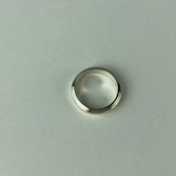 925 Sterling Silver Classic Band Ring Size 5.5
