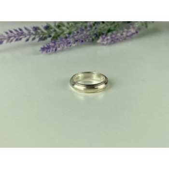 925 Sterling Silver Classic Band Ring Size 5.5