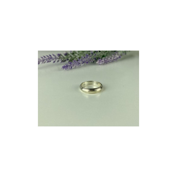 925 Sterling Silver Classic Band Ring Size 5.5