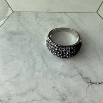 Beautiful 925 Sterling Silver CZ Ring Size 7
