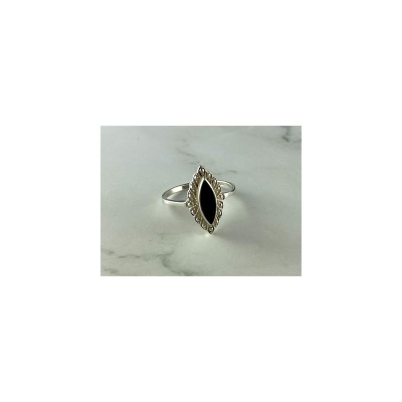 Vintage 925 Sterling Silver Black Onyx Ring Size 7.5