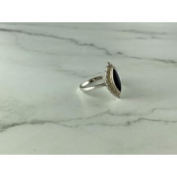 Vintage 925 Sterling Silver Black Onyx Ring Size 7.5