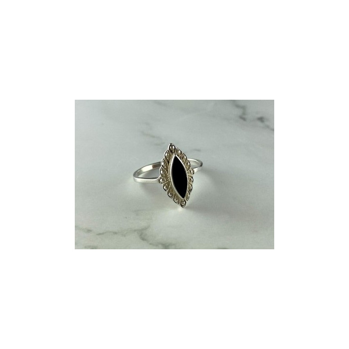 Vintage 925 Sterling Silver Black Onyx Ring Size 7.5