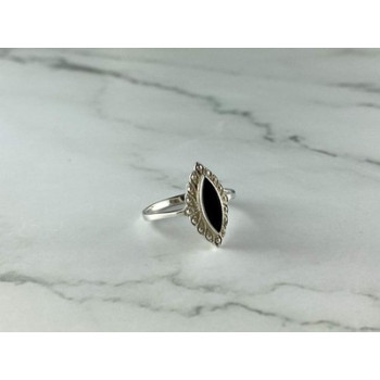 Vintage 925 Sterling Silver Black Onyx Ring Size 7.5