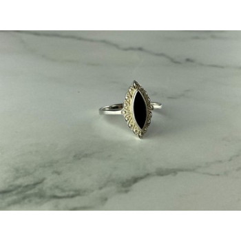 Vintage 925 Sterling Silver Black Onyx Ring Size 7.5