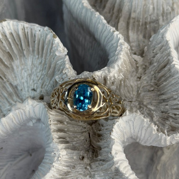 925 Sterling Silver Topaz Ring Size 7