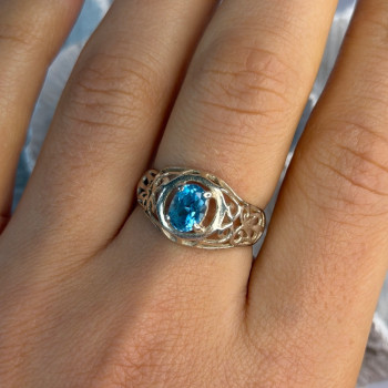 925 Sterling Silver Topaz Ring Size 7