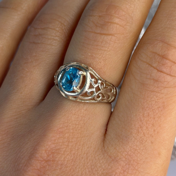 925 Sterling Silver Topaz Ring Size 7