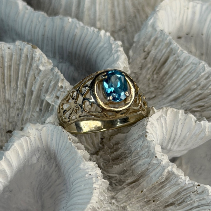 925 Sterling Silver Topaz Ring Size 7