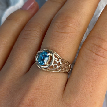 925 Sterling Silver Topaz Ring Size 7