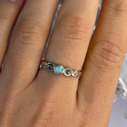 Vintage 925 Sterling Silver Opal Ring Size 8