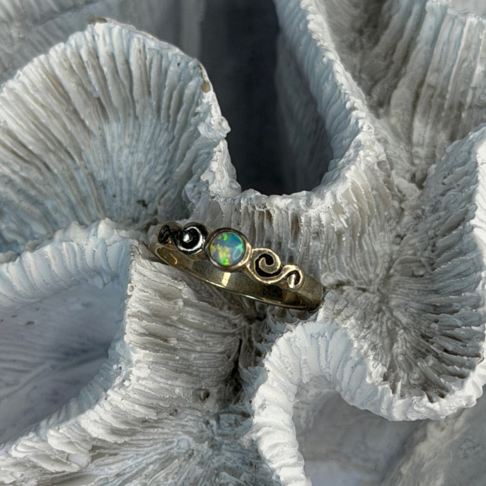 Vintage 925 Sterling Silver Opal Ring Size 8